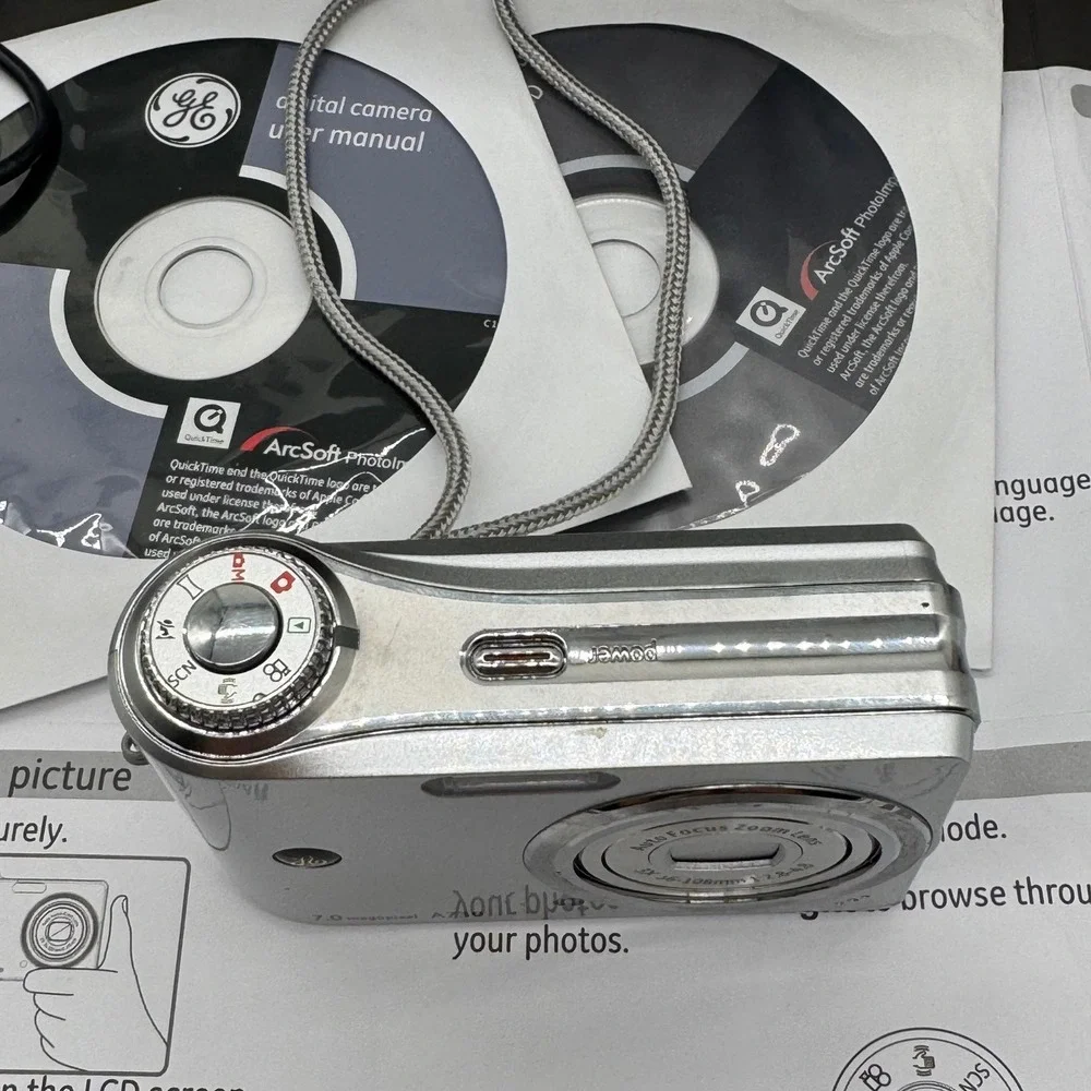 GE A730 Digital Camera Silver 7.0MP 3x Optical Zoom Point and Shoot with Box